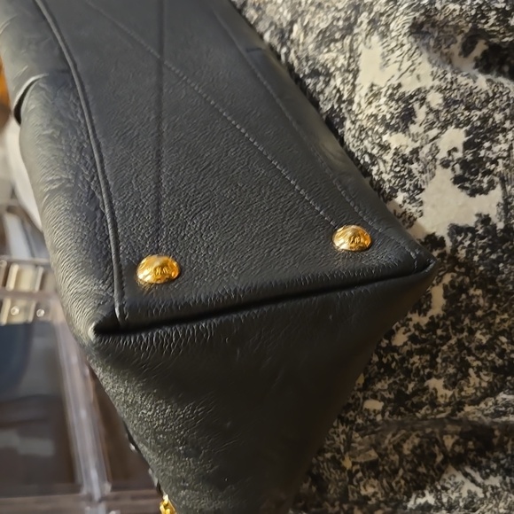 Louis Vuitton Monogram Empreinte V Tote MM Noir - Like New - Picture 4 of 17